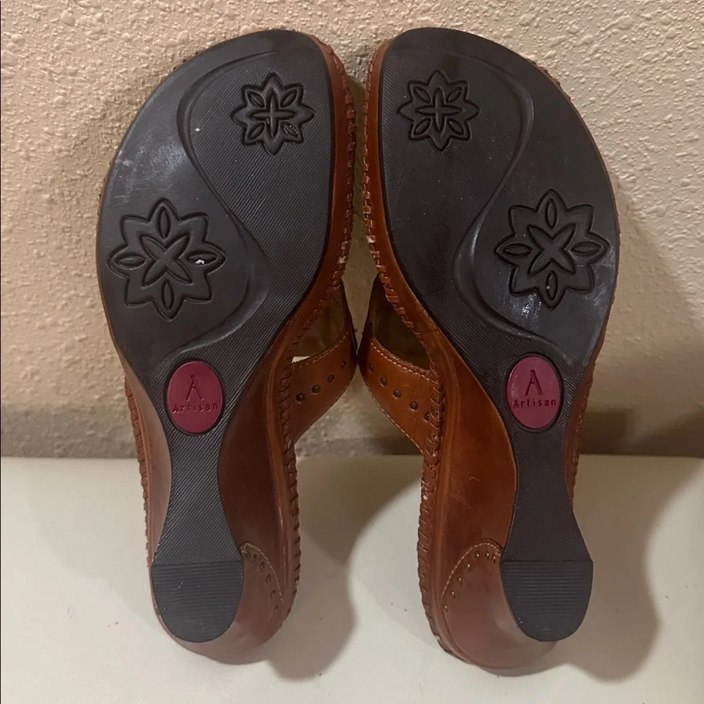 Clarks artesian heeled sandals, size 6 - Picture 5 of 6